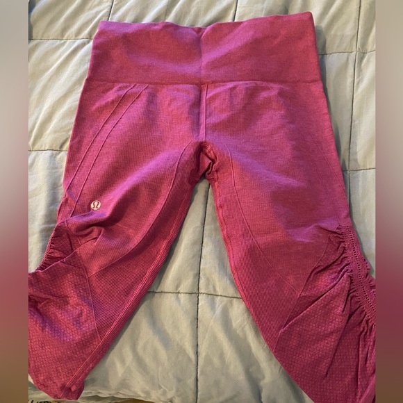 Lululemon purple seamless cropped leggings - Picture 1 of 4